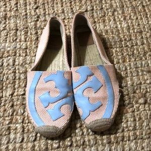 Tory Burch closes toed sandals